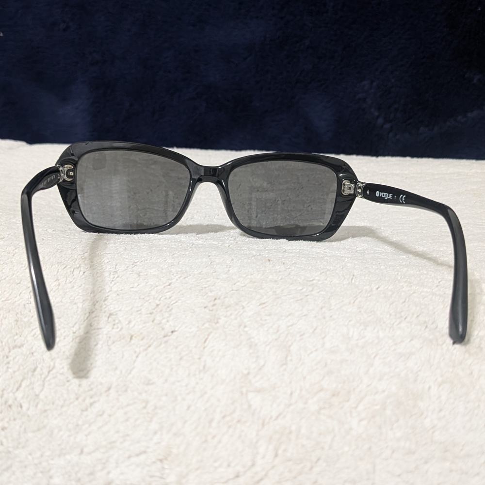 Vogue Black Sunglasses Rectangular Frame Sleek De… - image 4